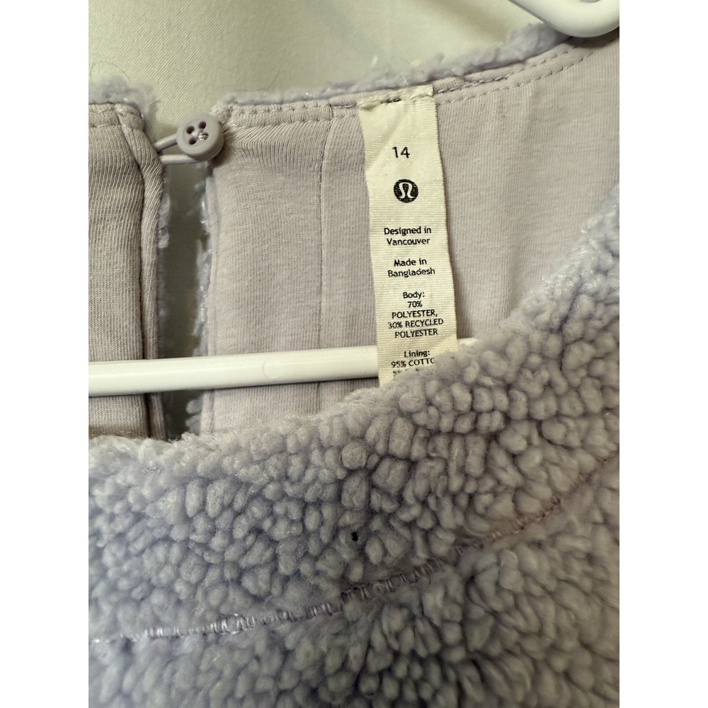 LULULEMON Fleece‎ Embroidered Logo Lavender Cropped top Size 14 D47 - Picture 2 of 3
